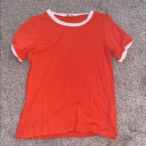 i’m selling this comfy basic “T”!!!